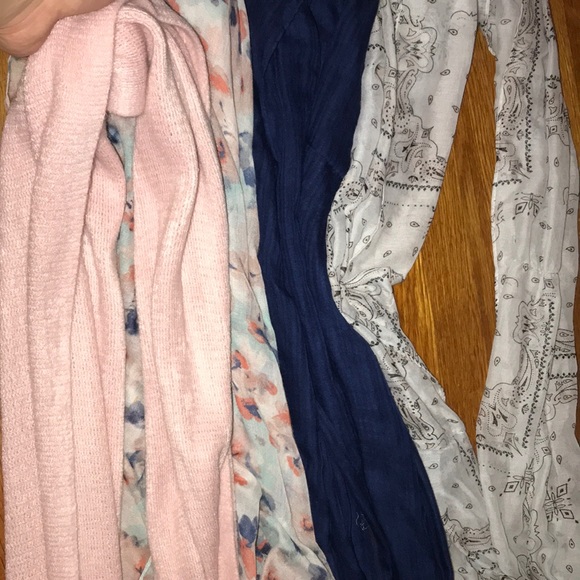 Scarf Set - Picture 4 of 4